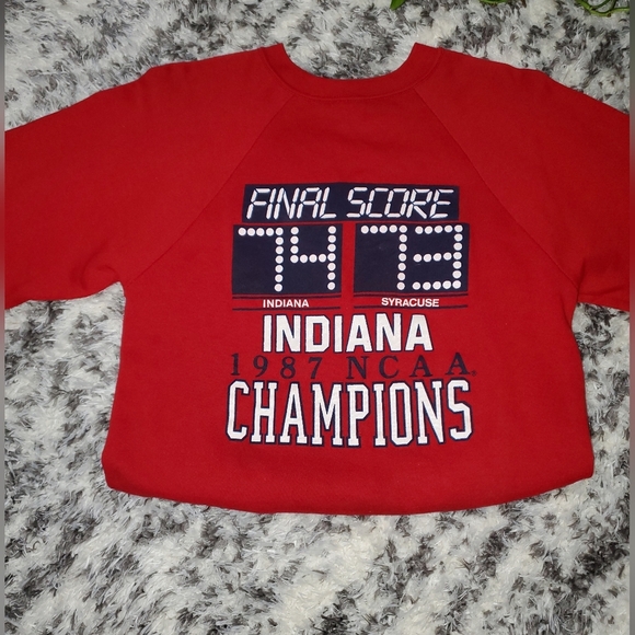 IU Memorabilia 1987 Championship Red Sweatshirt - Picture 6 of 8